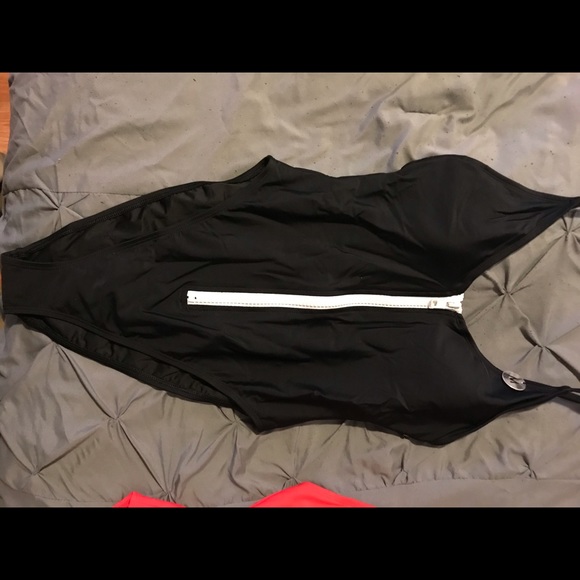 Ladies bathing suit - Picture 5 of 5